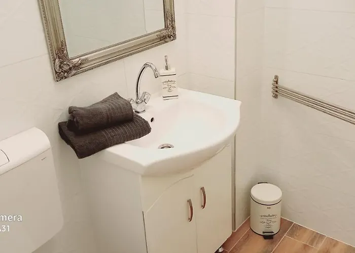 شقة Hajnalcsillag *